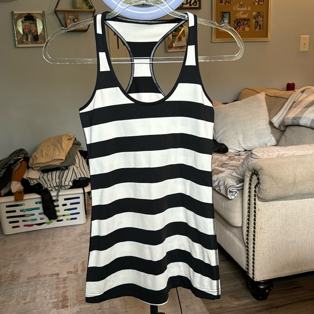 Lululemon tank
